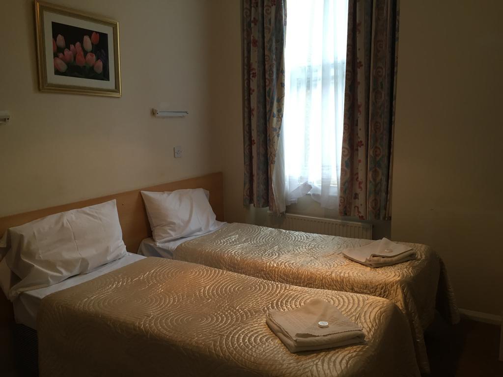 Romanos Hotel ロンドン 部屋 写真